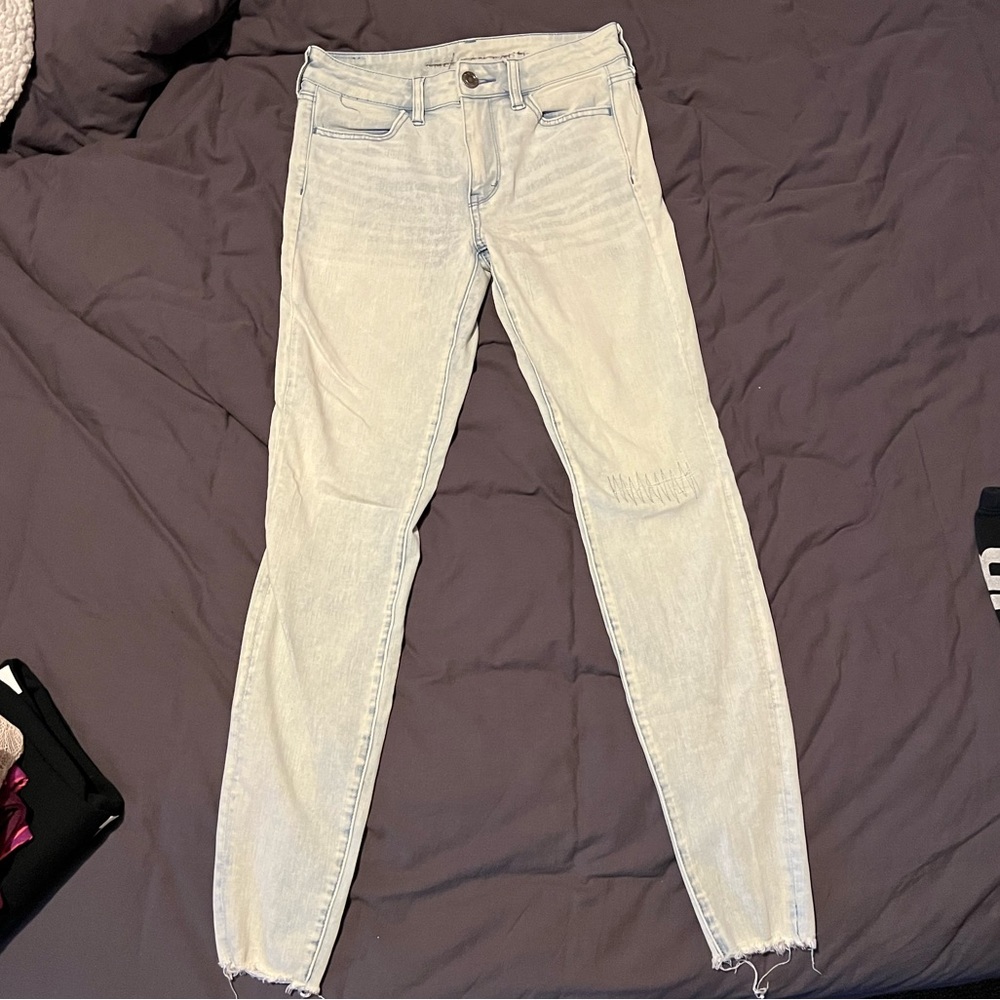 American Eagle Light Wash Jeans